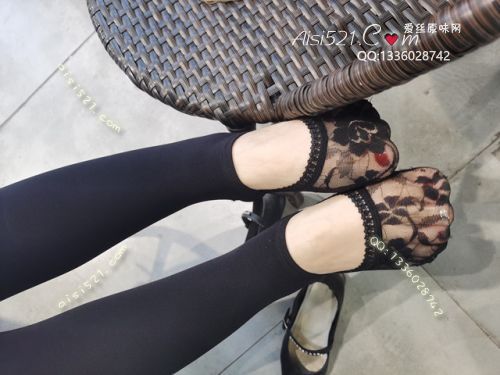 原味丝袜|袜类,臭船袜,爱丽丝(此活动可指定MM,但袜类随机)——2020年8月份顾客订购(奢店02船袜),现收足底实拍,此活动免费拍摄打包图