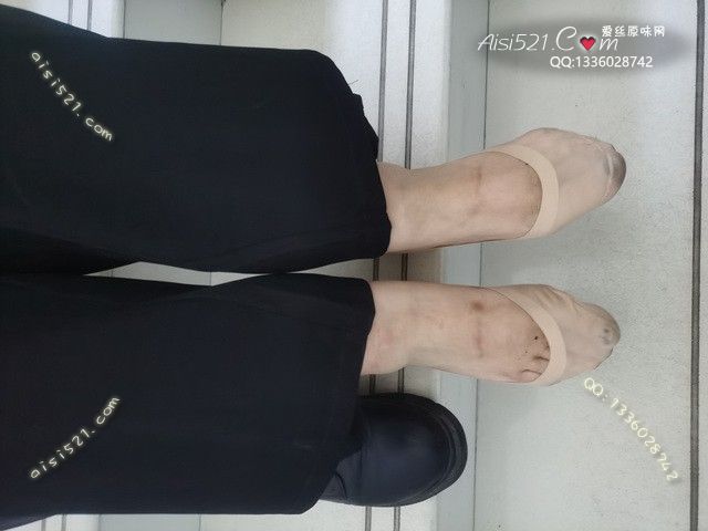 原味丝袜|袜类,臭船袜,爱丽丝(此活动可指定MM,但袜类随机)——2022年11月份顾客预订珠宝02丝质船袜