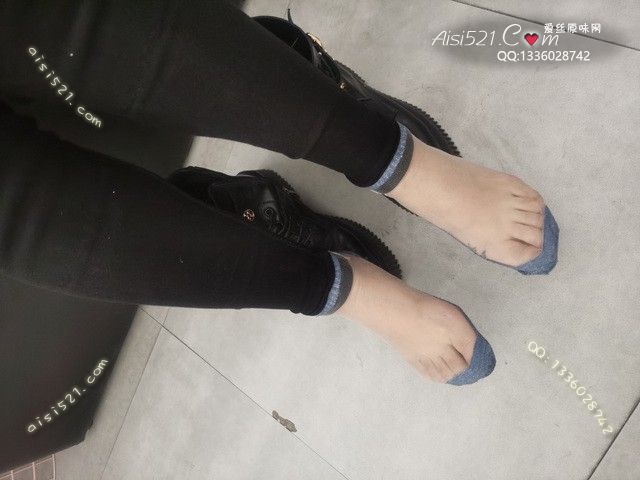 原味丝袜|袜类,臭短丝袜,爱丽丝(此活动可指定MM,但袜类随机)——2022年12月份顾客预订奢11卡通丝