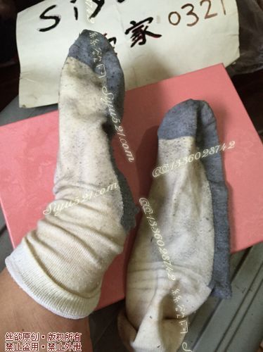 原味丝袜|袜类,臭棉袜,翻箱倒柜找出一双痕迹很重的棉袜，点击看细节，当天发货