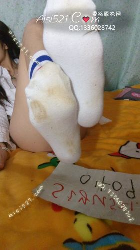 原味丝袜|袜类,臭棉袜,白色运动袜，套住你的心