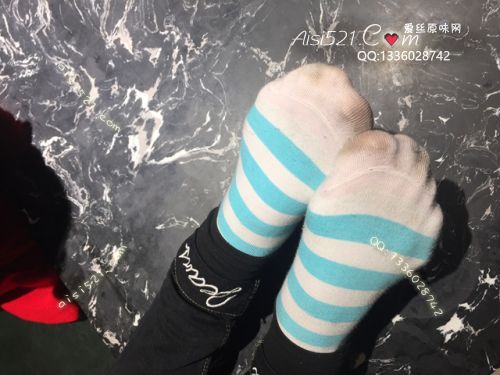 原味丝袜|袜类,臭棉袜,致命臭(此活动MM随机，不能指定)——2018年1月初旬顾客订购致命臭活动MM（烤肉06妹妹-酸臭棉袜）现收足底实拍，不可选