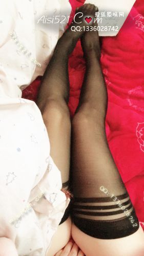 原味丝袜|袜类,臭长筒丝袜,暖和的被窝里超级马叉虫的味道，原来是本主的闲置黑色长筒大腿袜散发出的噢，雌性荷尔蒙