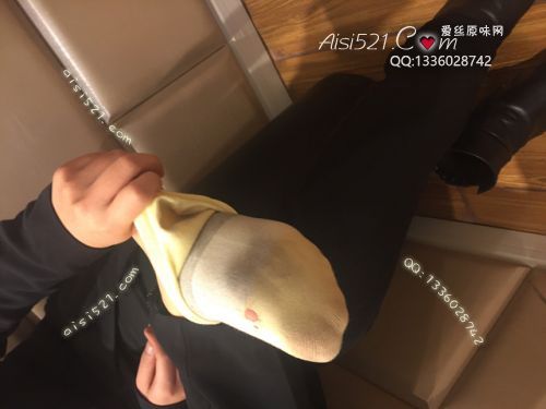 原味丝袜|袜类,臭棉袜,致命臭(此活动MM随机，不能指定)——2018年2月份顾客订购致命臭活动MM（导购20妹妹-重口味棉袜，恶臭级别）现收足底实拍，不可选