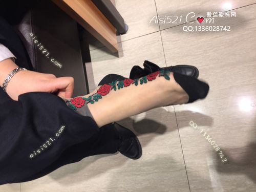 原味丝袜|袜类,臭短丝袜,致命臭(此活动MM随机,不能指定)——2018年3月上中旬【新年买2赠1活动-3月底即将结束】赠送顾客(品牌店长-卡通丝)现收足底实拍