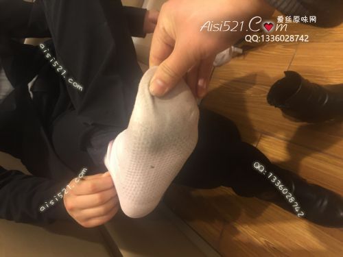 原味丝袜|袜类,臭棉袜,致命臭(此活动MM随机,不能指定)——2018年3月上中旬顾客订购致命臭活动MM(导购20妹妹-棉袜恶臭级别)现收足底实拍