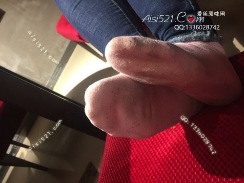 原味丝袜|袜类,臭棉袜,致命臭(此活动MM随机,不能指定)——2018年3月上中旬顾客订购致命臭活动MM(烤肉06妹妹-棉袜)现收足底实拍