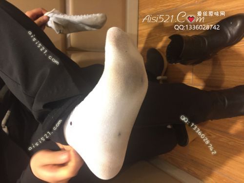 原味丝袜|袜类,臭棉袜,致命臭(此活动MM随机,不能指定)——2018年3月上中旬顾客订购致命臭活动MM(导购20妹妹-棉袜)现收足底实拍