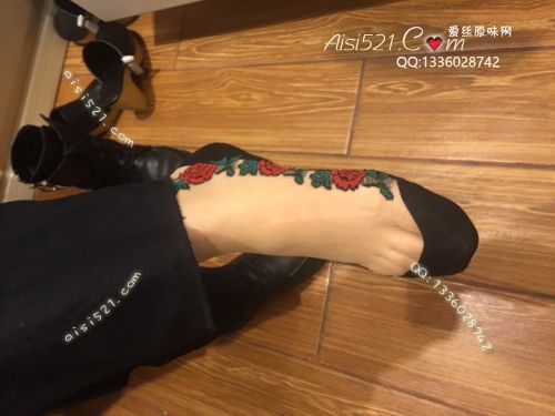 原味丝袜|袜类,臭短丝袜,致命臭(此活动MM随机,不能指定)——2018年3月上中旬顾客订购致命臭活动MM(品牌店长-卡通丝-肉色)现收足底实拍