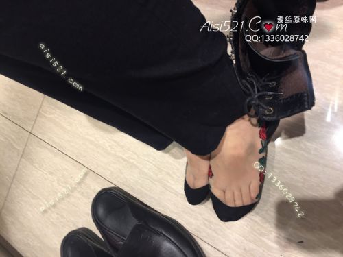 原味丝袜|袜类,臭短丝袜,致命臭(此活动MM随机,不能指定)——2018年3月上中旬顾客订购致命臭活动MM(新品牌店长-卡通丝)现收足底实拍