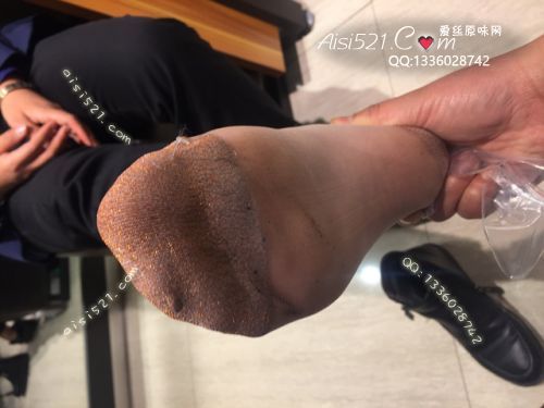 原味丝袜|袜类,臭短丝袜,致命臭(此活动MM随机,不能指定)——2018年3月下旬顾客订购致命臭活动MM(导购17妹妹-恶臭卡通丝)现收足底实拍