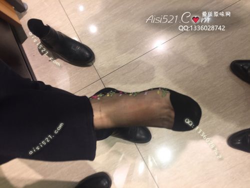 原味丝袜|袜类,臭短丝袜,致命臭(此活动MM随机,不能指定)——2018年3月下旬顾客订购致命臭活动MM(品牌店长-卡通丝)现收足底实拍