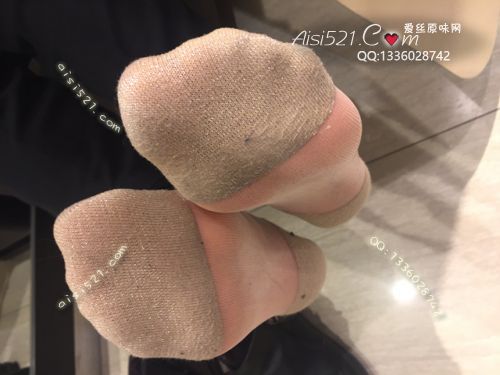 原味丝袜|袜类,臭短丝袜,致命臭(此活动MM随机,不能指定)——2018年3月下旬顾客订购致命臭活动MM(导购17妹妹-卡通丝)现收足底实拍