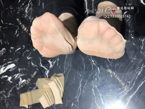 原味丝袜|袜类,臭短丝袜,致命臭(此活动MM随机，不能指定)——2018年4月初、中旬顾客订购致命臭活动MM（烤肉09妹妹-肉丝）现收足底实拍