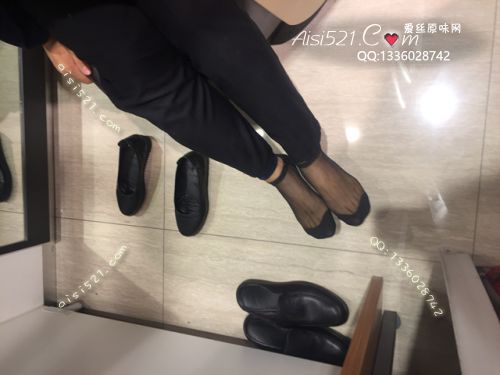 原味丝袜|袜类,臭短丝袜,致命臭(此活动MM随机，不能指定)——2018年4月初、中旬顾客订购致命臭活动MM（导购17妹妹-黑丝）现收足底实拍