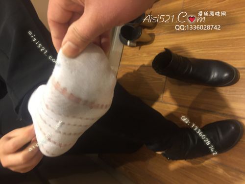 原味丝袜|袜类,臭棉袜,致命臭(此活动MM随机，不能指定)——2018年4月初、中旬顾客订购致命臭活动MM（导购20妹妹-白棉袜）现收足底实拍