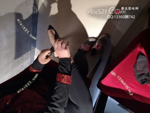 原味丝袜|袜类,臭短丝袜,致命臭(此活动MM随机，不能指定)——2018年4月下旬顾客订购致命臭活动MM（烤肉11妹妹-黑短丝）现收足底实拍