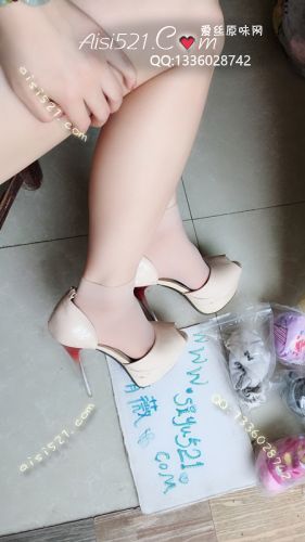 原味女鞋|鞋类,高中短跟,想被晴祖宗高贵奶奶的驴蹄恨天高狠狠虐磨吗？【即刻恭请主人可以给你免费配送重口味短丝或者棉袜一对噢】