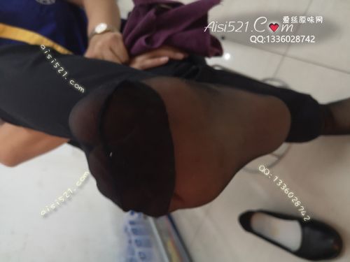 原味丝袜|袜类,臭短丝袜,致命臭(此活动MM随机,不能指定)——2018年7下旬顾客订购致命臭活动MM(导购17妹妹-黑丝)现收足底实拍