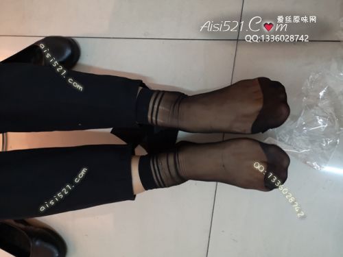 原味丝袜|袜类,臭短丝袜,致命臭(此活动MM随机,不能指定)——2018年8月中、下旬顾客订购致命臭活动MM(导购17妹妹-黑丝)现收足底实拍