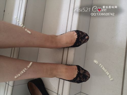 原味丝袜|袜类,臭船袜,致命臭(此活动MM随机，不能指定)——2018年8月中、下旬顾客订购致命臭活动MM（珠宝02美女-船袜）现收足底实拍