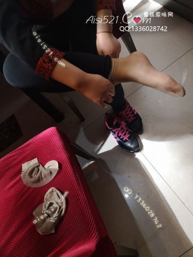 原味丝袜|袜类,臭短丝袜,致命臭(此活动MM随机,不能指定)——2018年9月下旬顾客订购致命臭活动MM(烤肉12妹妹-恶臭咖啡丝)现收足底实拍