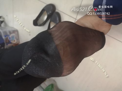 原味丝袜|袜类,臭短丝袜,致命臭(此活动MM随机,不能指定)——2018年10月份顾客订购致命臭活动MM(导购15妹妹-卡通丝)现收足底实拍