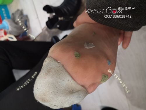 原味丝袜|袜类,臭短丝袜,致命臭(此活动MM随机，不能指定)——2018年11月中下旬顾客【双11买2赠1活动火爆订购】（导购熟女-汗脚卡通丝）现收足底实拍