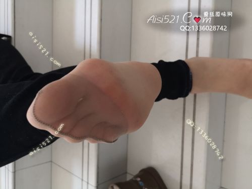 原味丝袜|袜类,臭短丝袜,致命臭(此活动MM随机,不能指定)——2018年11月中下旬顾客【双11买2赠1活动火爆订购】(珠宝02美女-肉丝)现收足底实拍