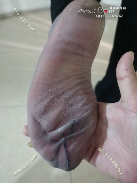 原味丝袜|袜类,臭短丝袜,致命臭(此活动MM随机,不能指定)——2023年08月份顾客预订导购40脚汗垢满满的性感灰丝