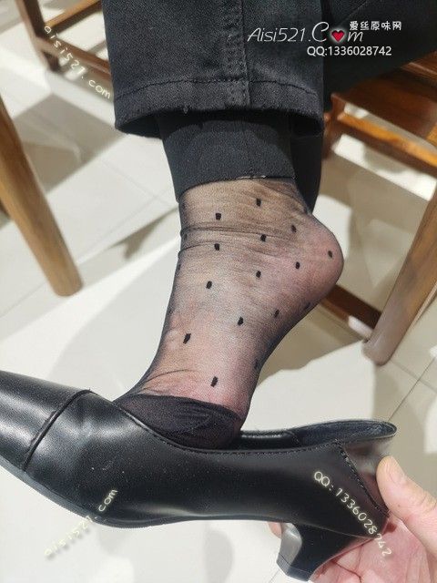 原味丝袜|袜类,臭短丝袜,爱丽丝(此活动可指定MM,但袜类随机)——2024年01月份顾客预订导购04高跟黑丝