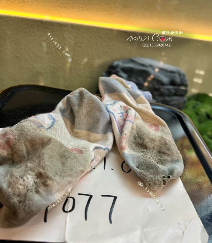 原味丝袜|袜类,臭棉袜,卡通“致命臭.”%棉袜，闻到立即起飞～穿的脚趾头都露出来了，太疯狂了
