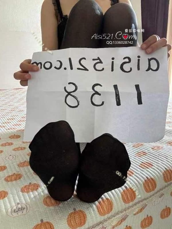 原味丝袜|袜类,臭连裤袜,积攒剩余的，有些反胃，脚底有很重痕迹