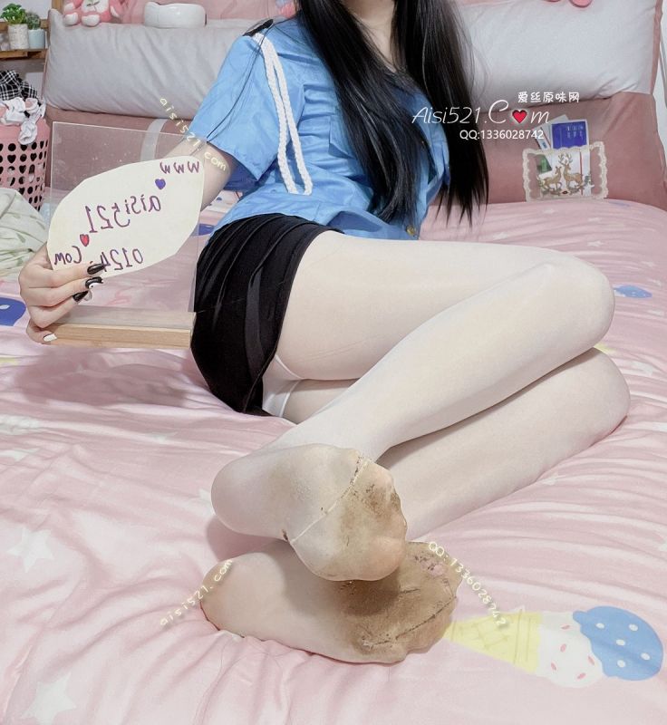 原味丝袜|袜类,臭连裤袜,白色油亮连裤丝袜想起来就穿起出去夜跑运动一下，断断续续反正穿了很久很久啦，脚汗干了以后脚泥硬的都可以立起来