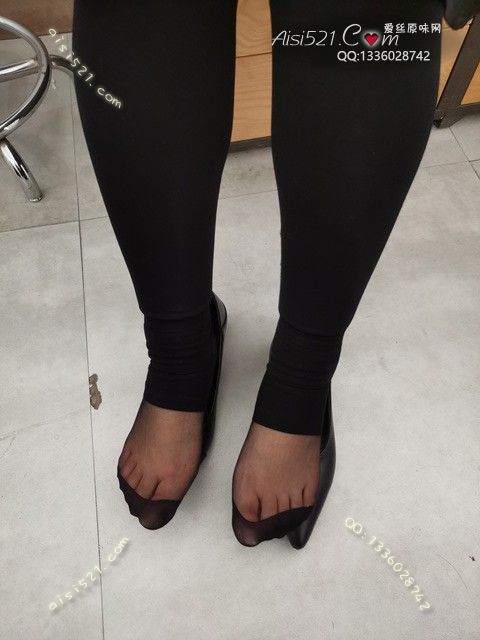 原味丝袜|袜类,臭短丝袜,爱丽丝(此活动可指定MM，但袜类随机)——2024年06月份顾客预订奢11黑丝