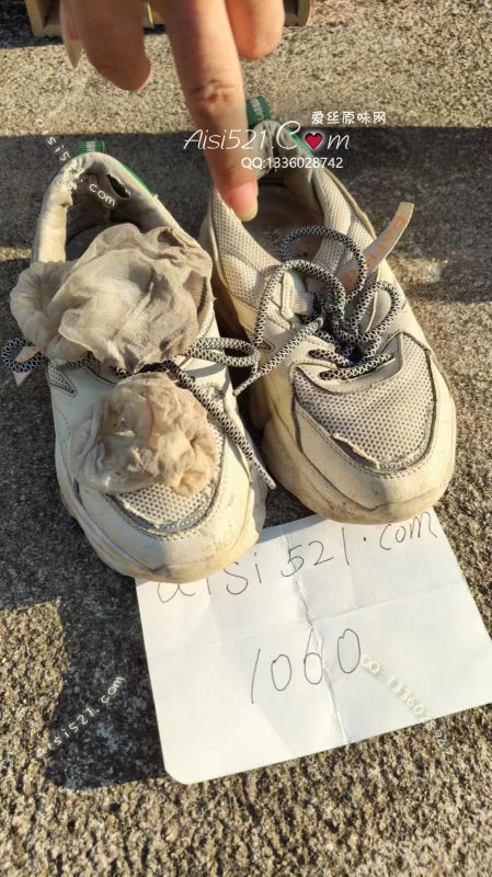 原味丝袜|袜类,臭短丝袜,炸弹级肉丝短丝袜庞臭酸爽无比，看了都让你上头的一款八天脚泥脚汗浸泡没下脚的酸爽肉丝。赶紧下单新鲜出炉的。锁味持久，贱狗们赶紧来舔本王脚底的脚泥和肉丝的汗渣吧！手慢无快快快……