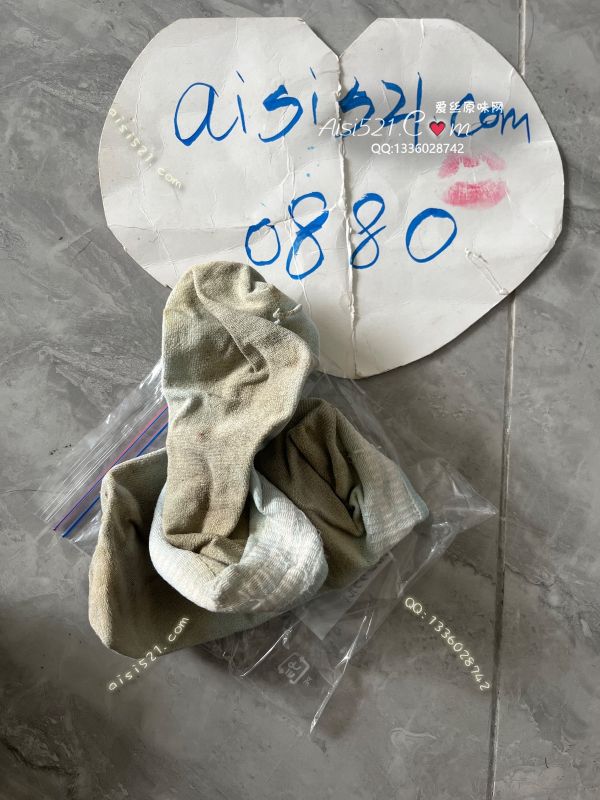 原味丝袜|袜类,臭棉袜,我的天！也太臭了吧！！！主人的登山臭棉袜真的达到了满屋飘臭的状态！