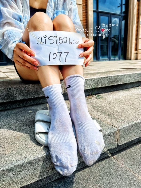 原味丝袜|袜类,臭棉袜,恶臭 ～纯棉耐克中长款白色袜～味道飘荡不尽…实物比照片更绝臭  穿的都硬了