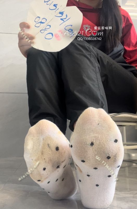 原味丝袜|袜类,臭棉袜,又一极品袜！穿着这双小白袜➕暴汗服去健身，绝绝子，黄色的纯正汗渍彰显品质