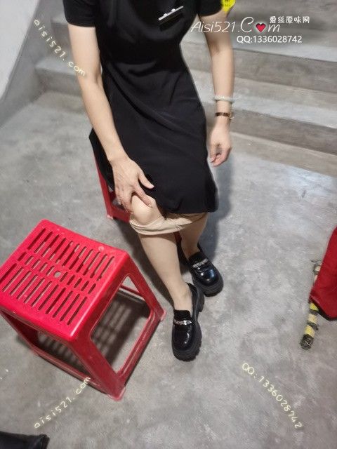 爱丽丝(此活动可指定MM，但袜类随机)——2024年08月份顾客预订奢04大汗脚妹妹汗渍满满肉色连裤原味丝袜|袜类臭连裤袜