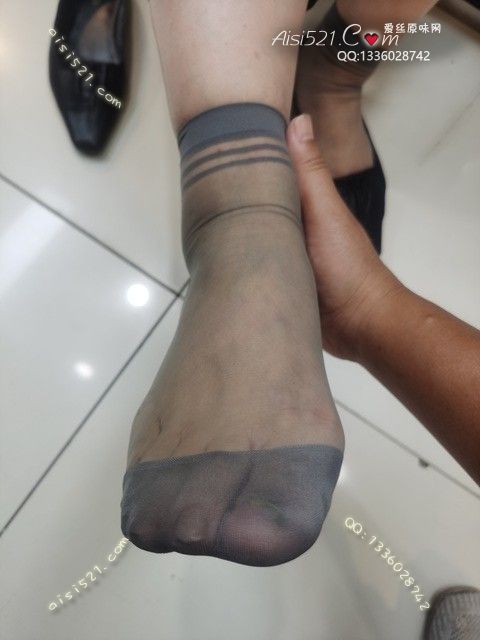 爱丽丝(此活动可指定MM，但袜类随机)——2024年08月份顾客预订导购06性感熟女灰丝原味丝袜|袜类臭短丝袜