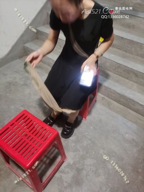 爱丽丝(此活动可指定MM，但袜类随机)——2024年08月份顾客预订奢04肉色连裤原味丝袜|袜类臭连裤袜