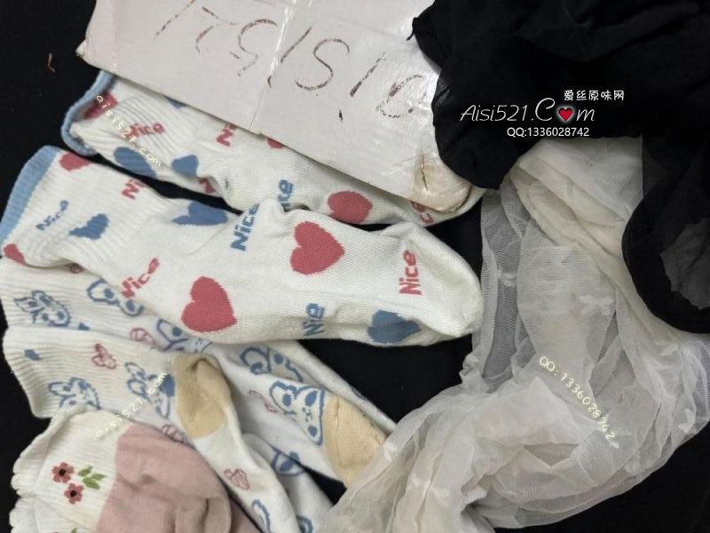 原味丝袜|袜类,现货5条以上臭袜打包,一双白丝一双黑丝三双可爱棉袜打包！超划算带走五倍快乐！