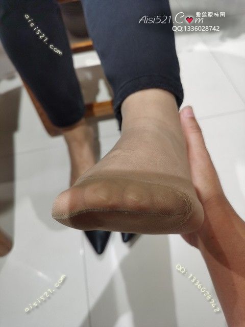 爱丽丝(此活动可指定MM，但袜类随机)——2024年08月份顾客预订导购04汗渍明显酸臭咖啡丝原味丝袜|袜类臭短丝袜