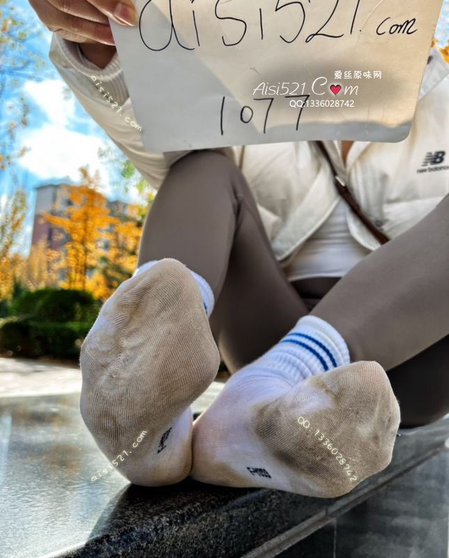 原味丝袜|袜类,臭棉袜,酸臭！··三叶草脏臭白棉袜，厚款，汗液渗透袜底，一秒上头。