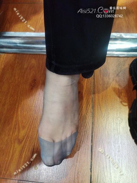 爱丽丝(此活动可指定MM，但袜类随机)——2024年10月份顾客预订导购40性感灰丝原味丝袜|袜类臭短丝袜