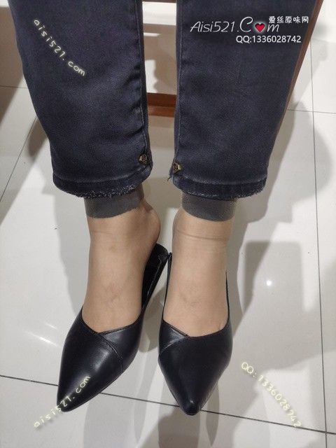 原味丝袜|袜类,臭短丝袜,爱丽丝(此活动可指定MM,但袜类随机)——2024年10月份顾客预订导购04工作高跟及咖啡丝