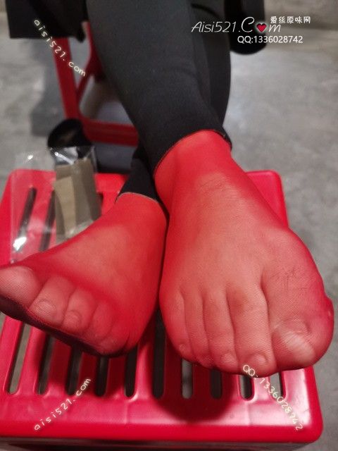 致命臭(此活动MM随机，不能指定)——2024年10月份顾客预订奢04汗透红色性感短丝原味丝袜|袜类臭短丝袜