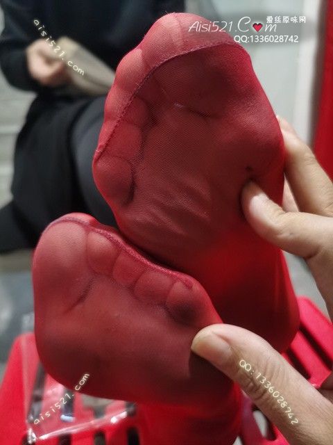 致命臭(此活动MM随机，不能指定)——2024年10月份顾客预订奢04汗透红色性感短丝原味丝袜|袜类臭短丝袜