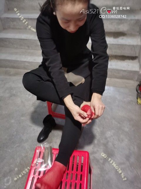 致命臭(此活动MM随机，不能指定)——2024年10月份顾客预订奢04汗透红色性感短丝原味丝袜|袜类臭短丝袜